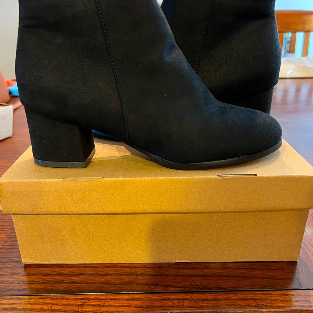 Side Zip Chunky Heeled Boots